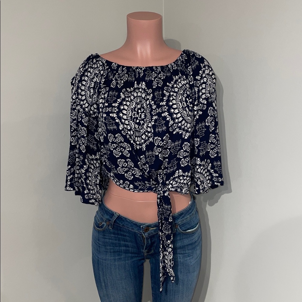 Juniper Blue Cropped Front Tie Shirt - Large